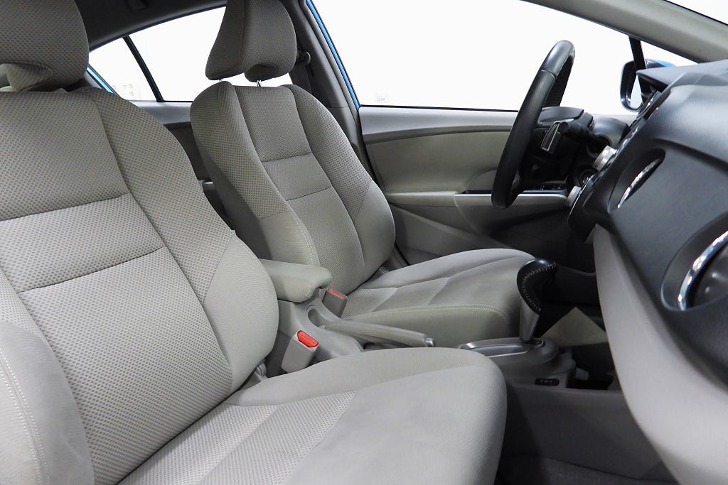 Vehicle Image 13