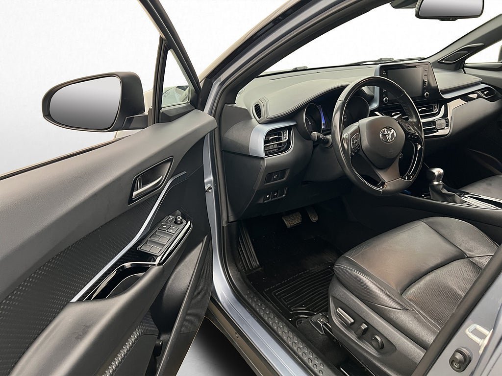 Vehicle Image 11