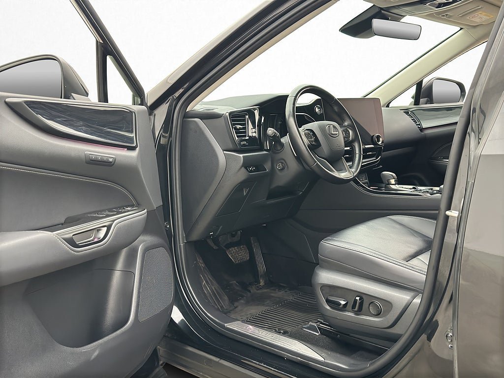 Vehicle Image 22