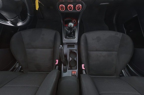 Vehicle Image 16
