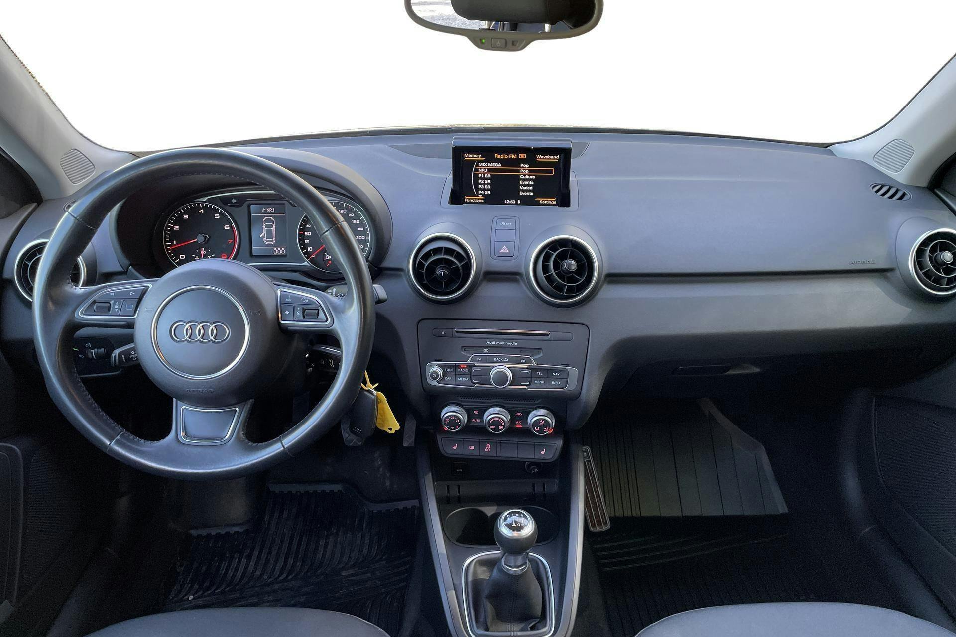 Vehicle Image 6