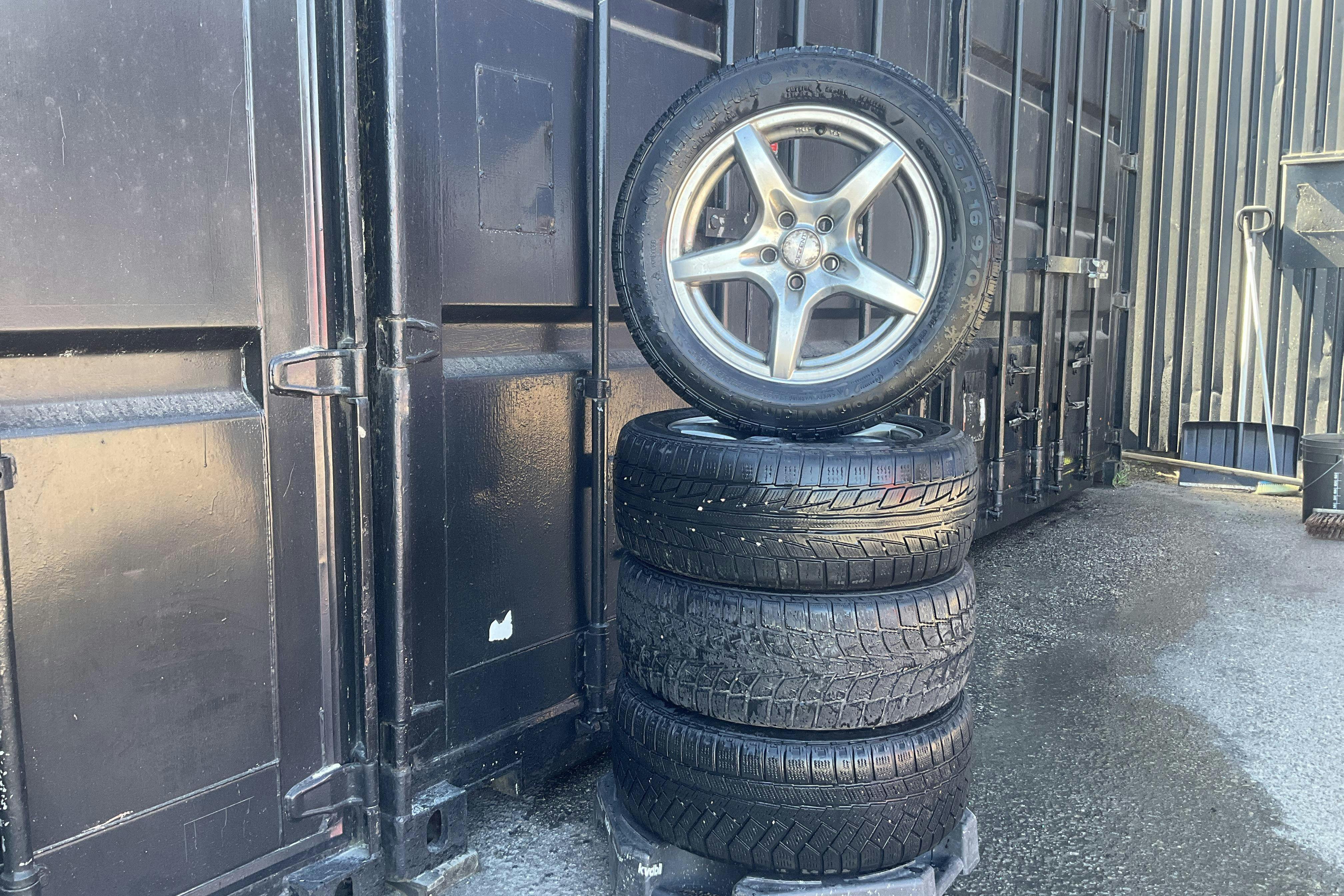 Vehicle Image 16