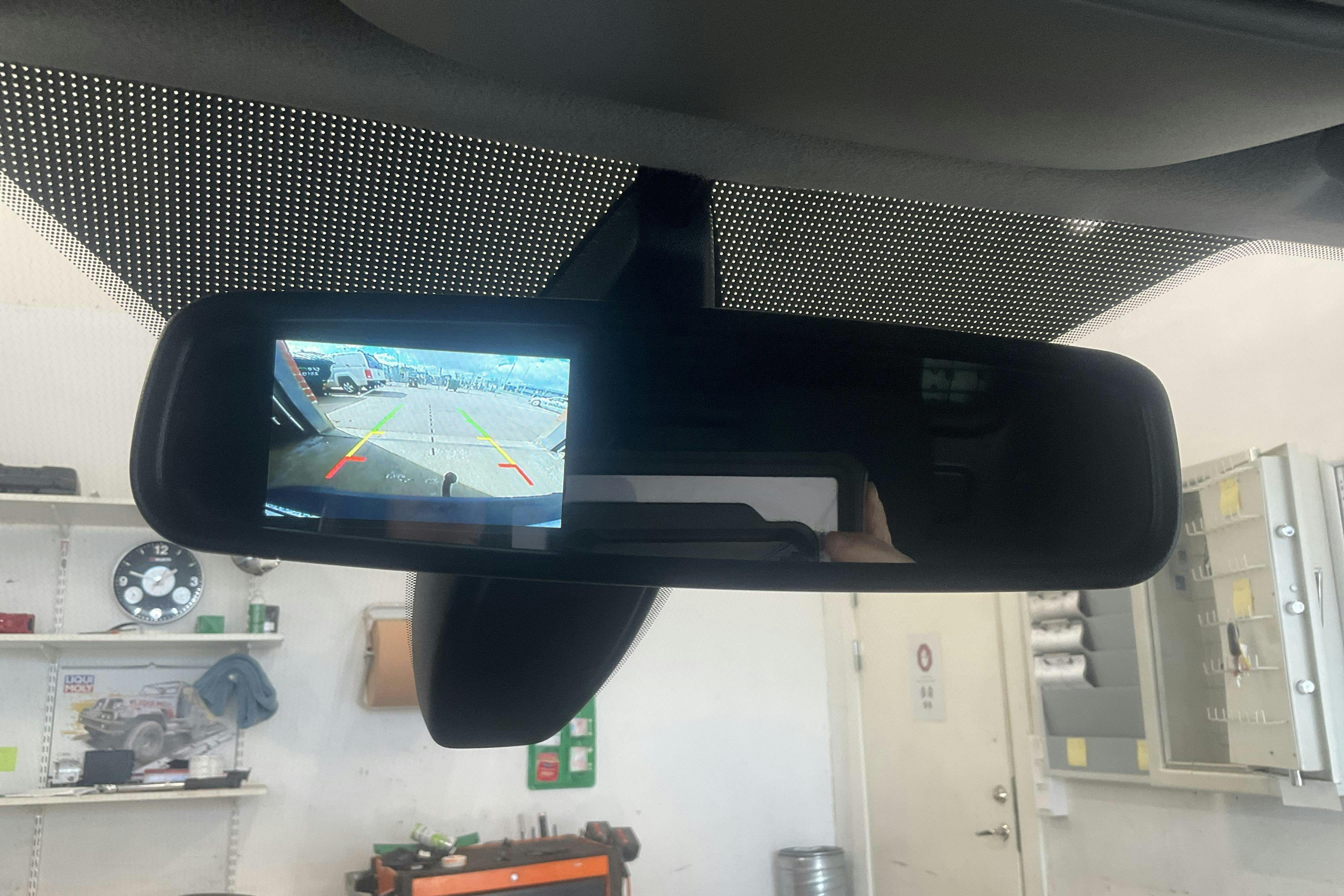 Vehicle Image 12