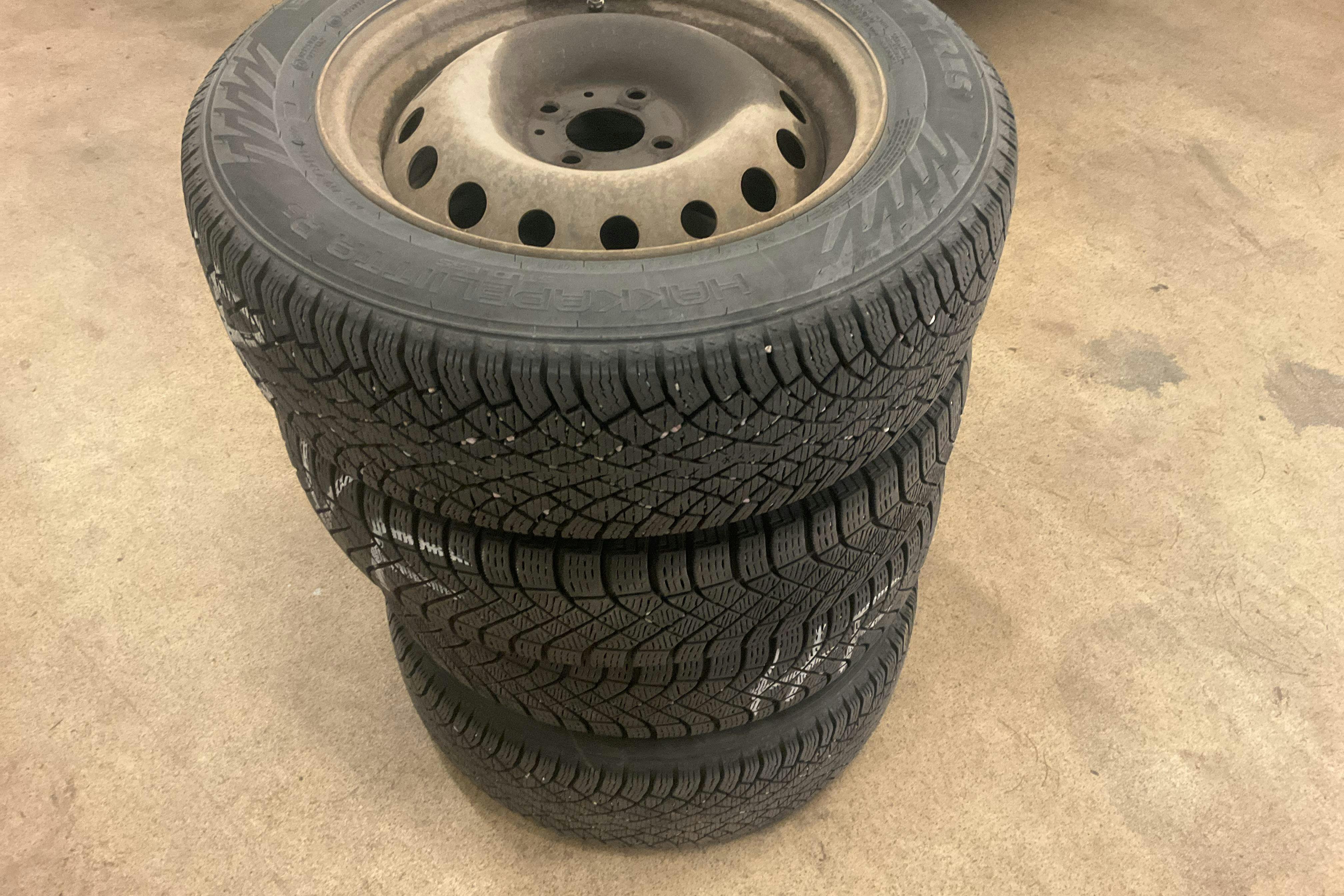 Vehicle Image 12