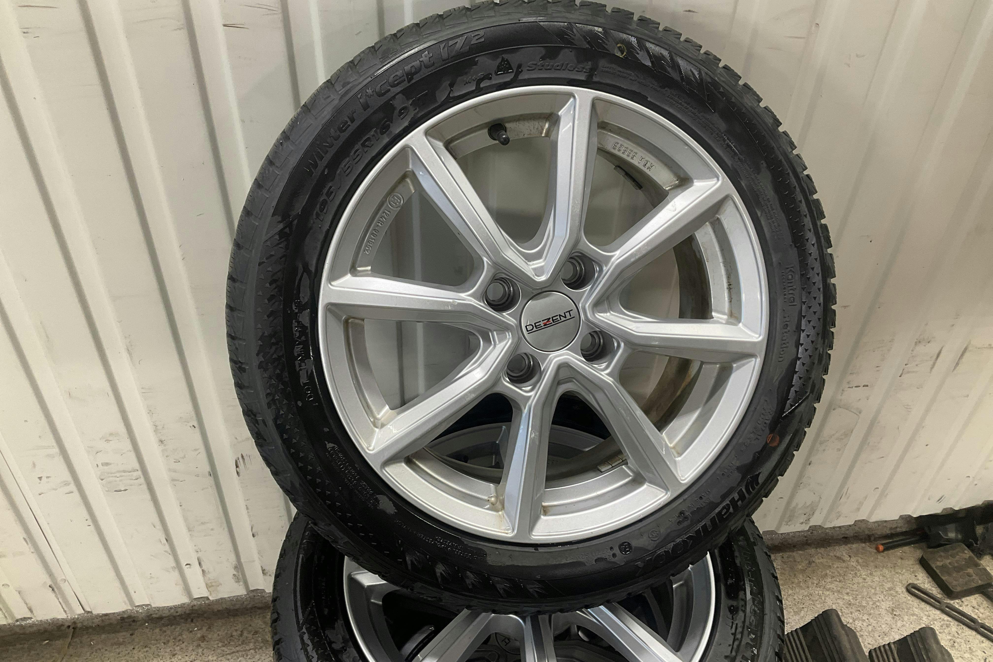 Vehicle Image 15