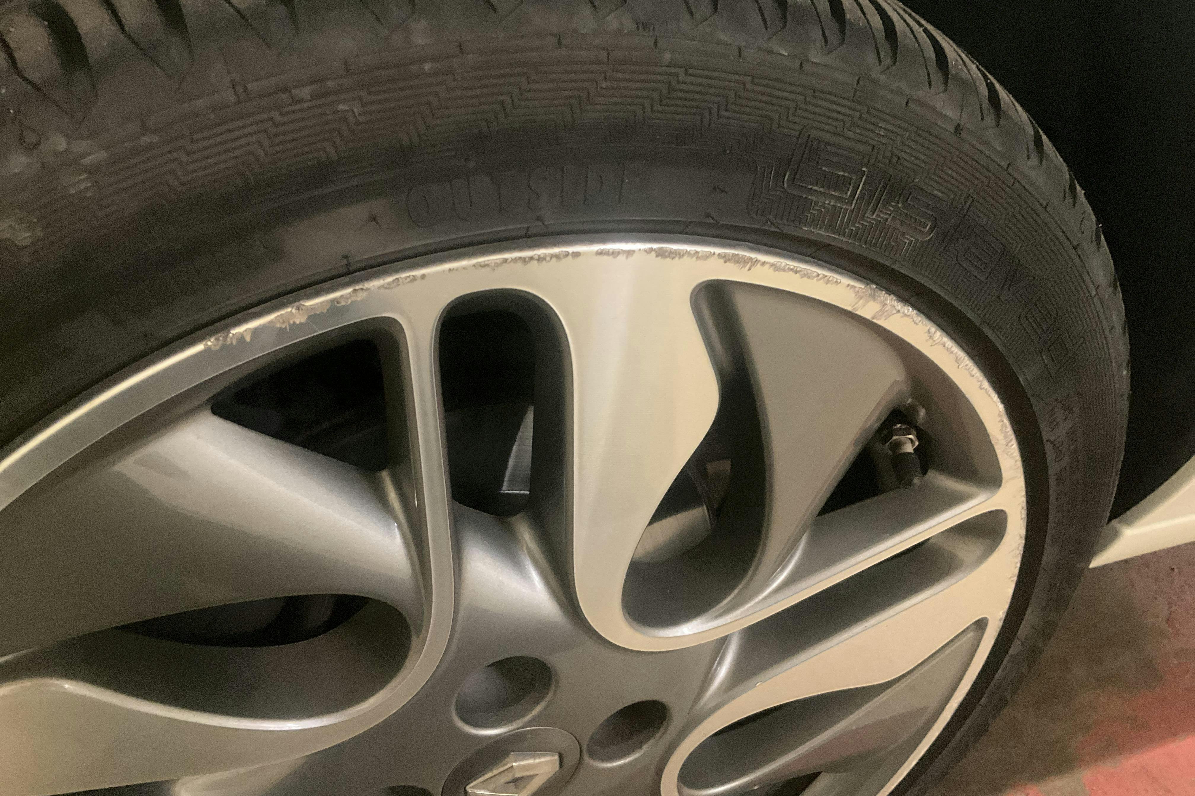 Vehicle Image 16