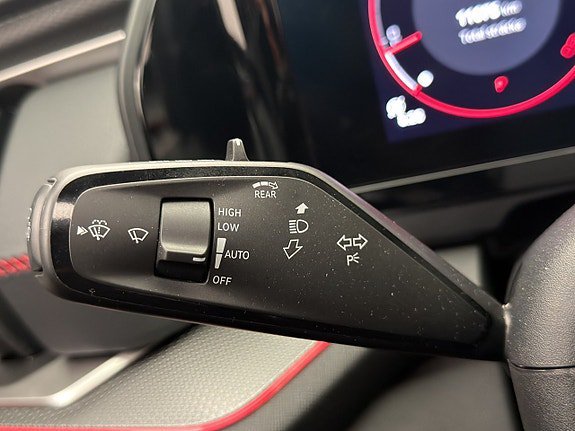 Vehicle Image 28