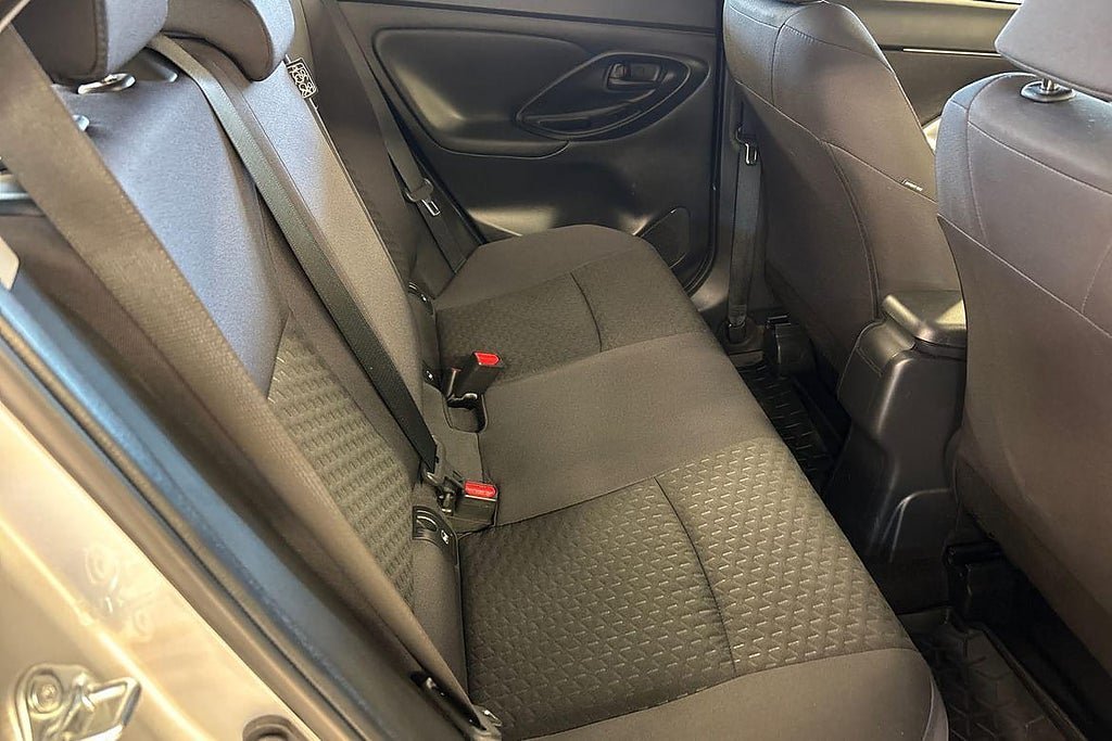 Vehicle Image 9