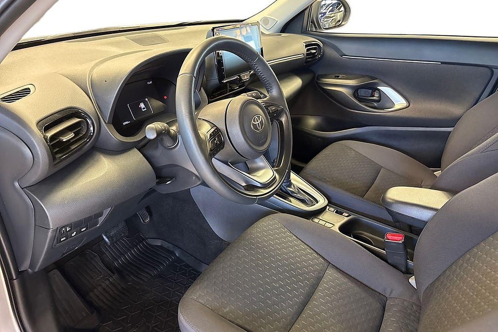 Vehicle Image 14