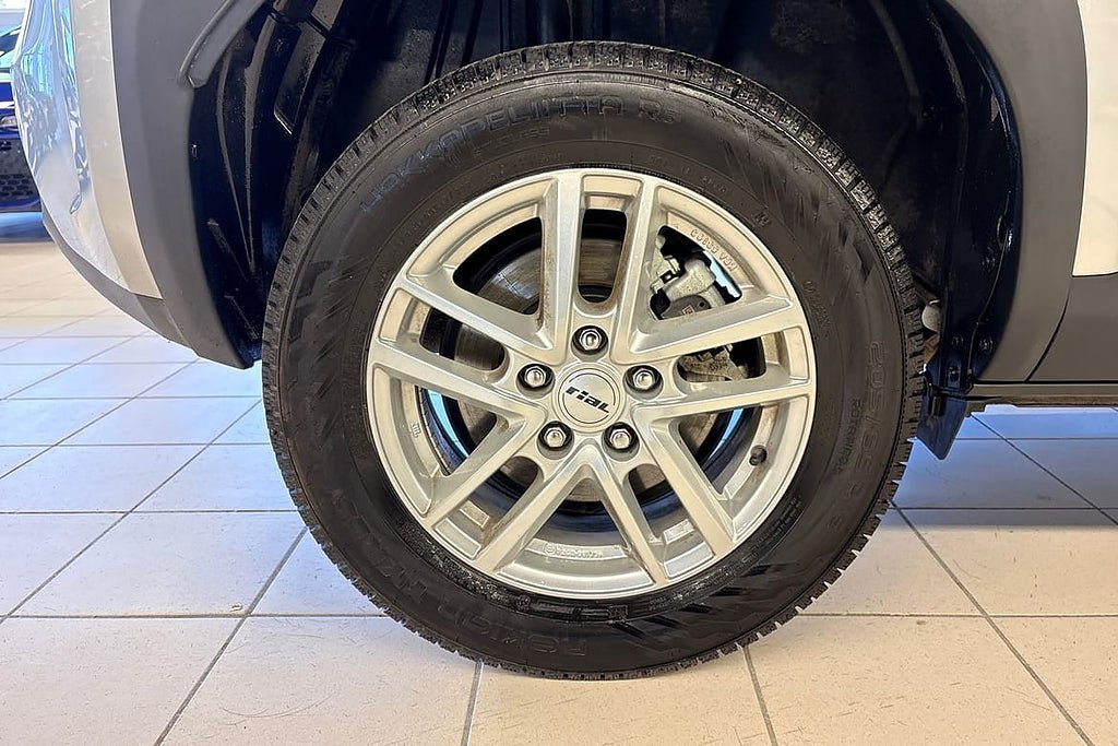 Vehicle Image 16
