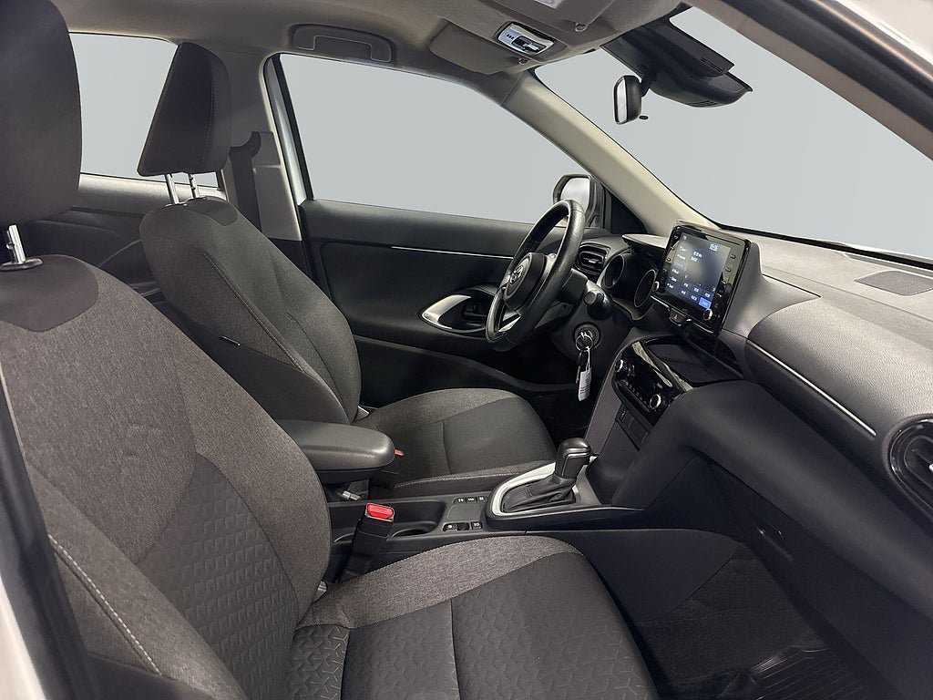 Vehicle Image 6