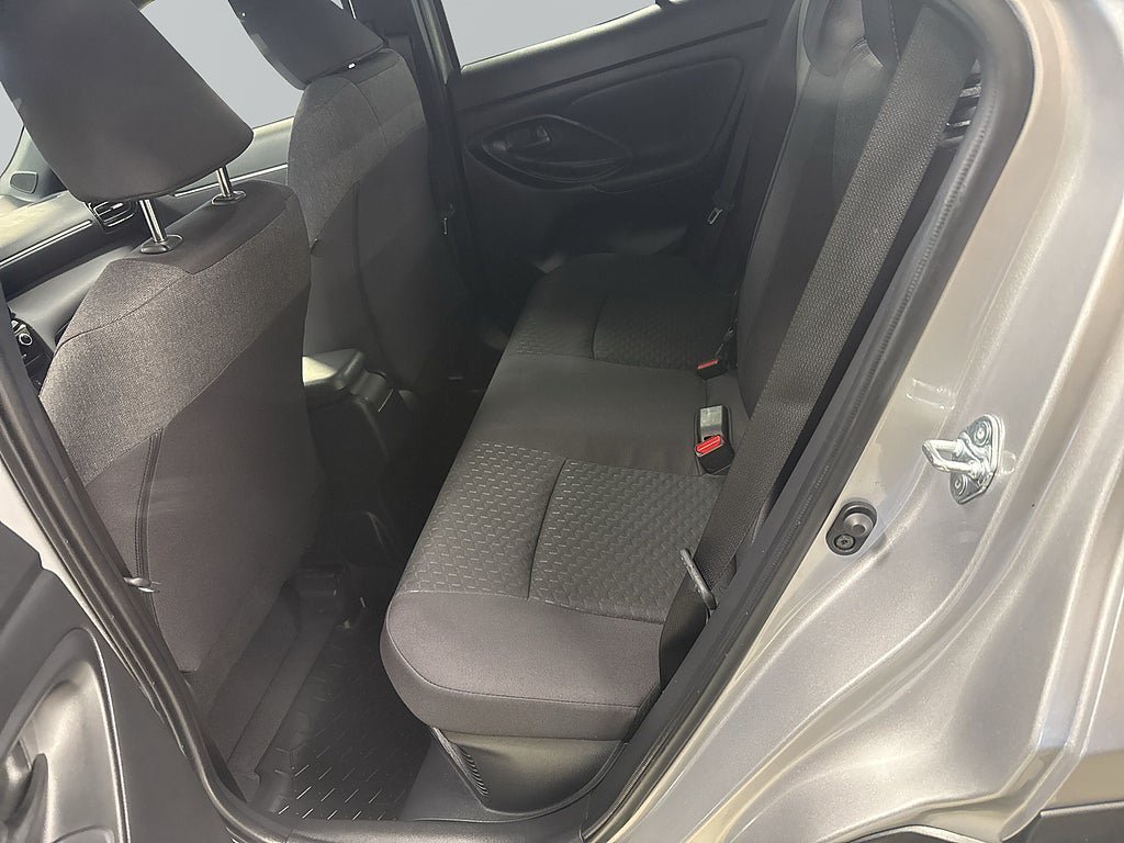 Vehicle Image 7
