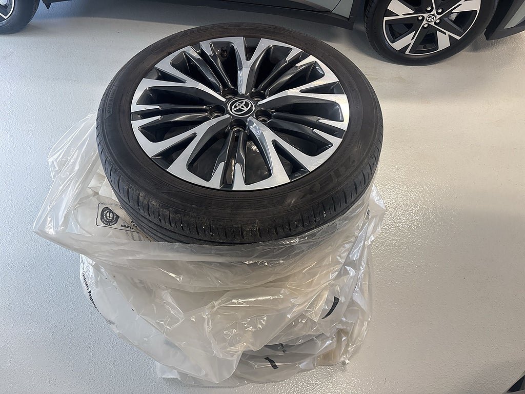 Vehicle Image 11