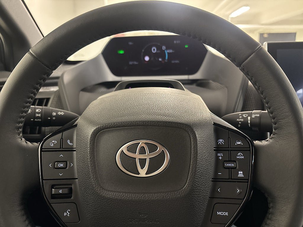 Vehicle Image 17
