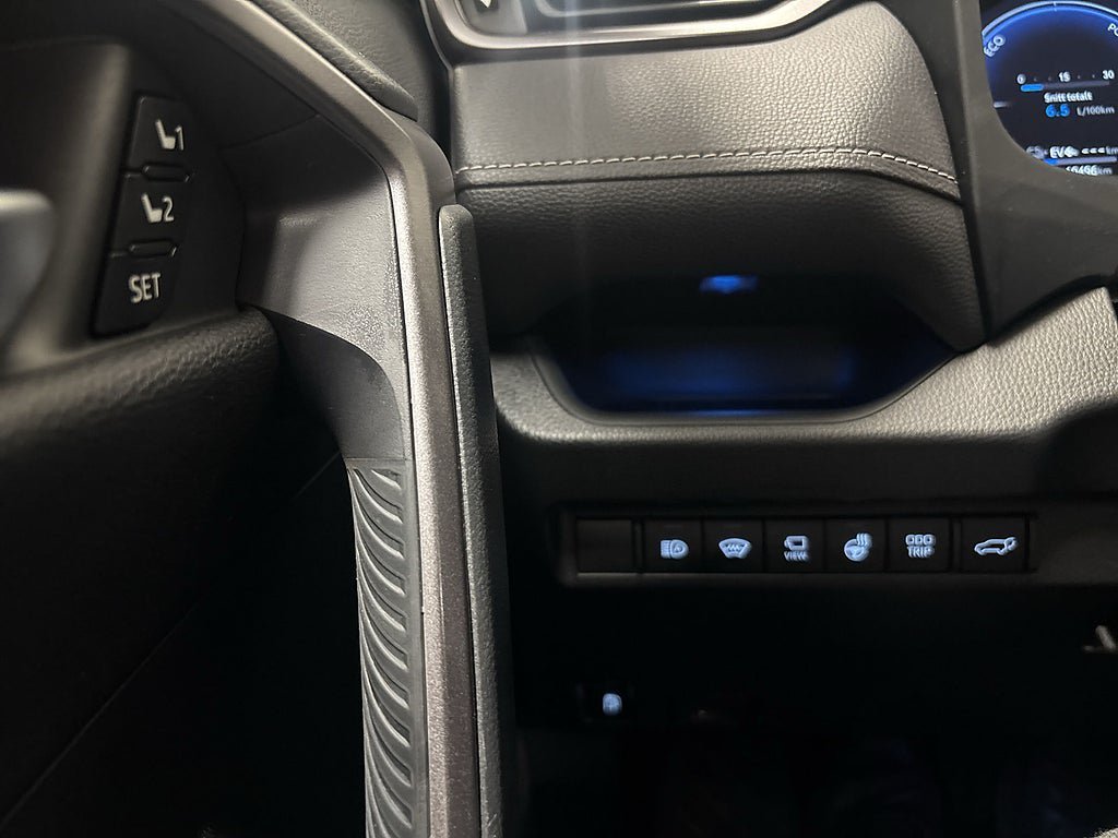 Vehicle Image 18