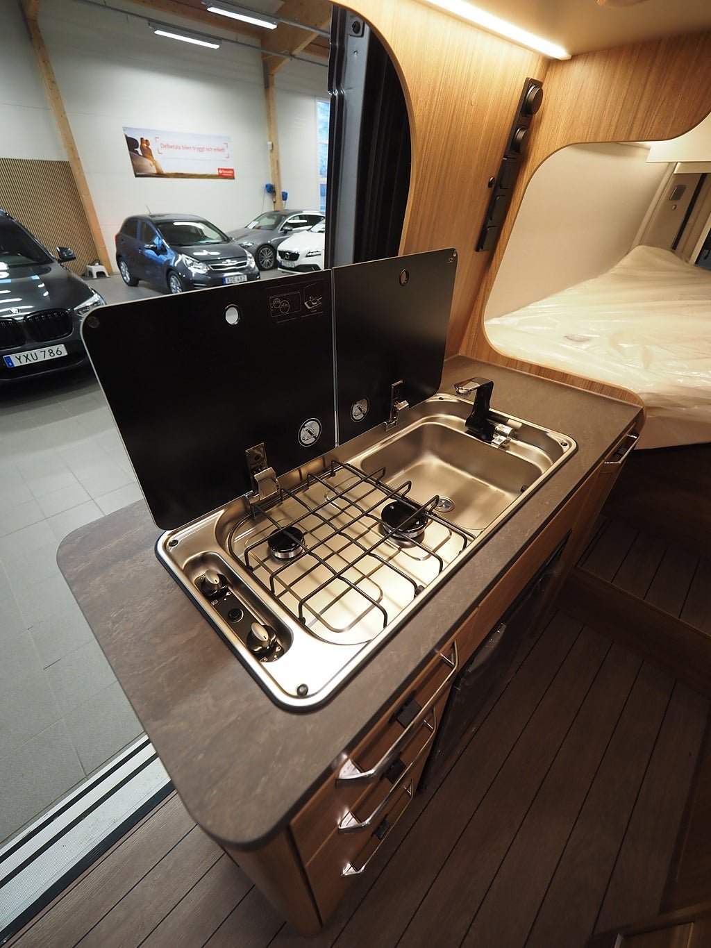Vehicle Image 12