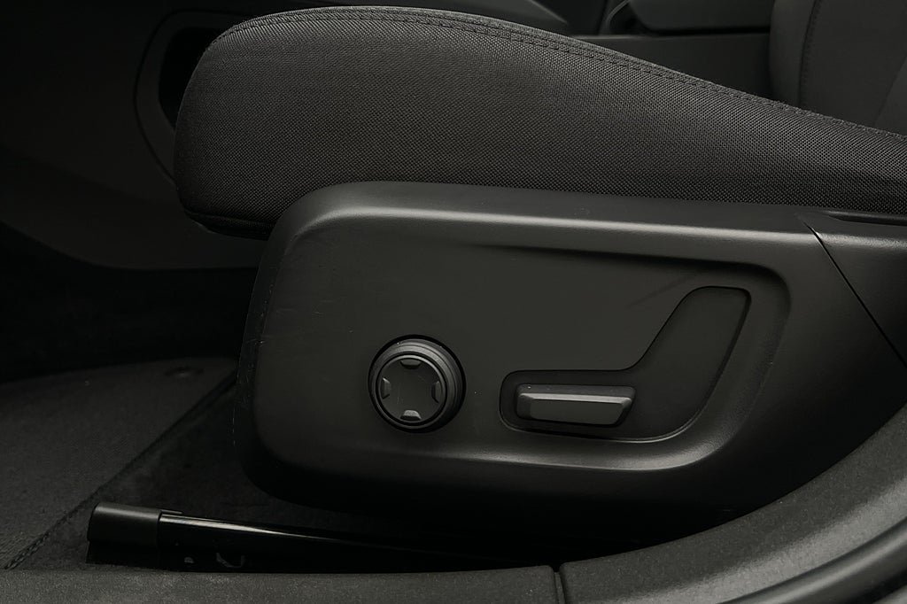 Vehicle Image 34