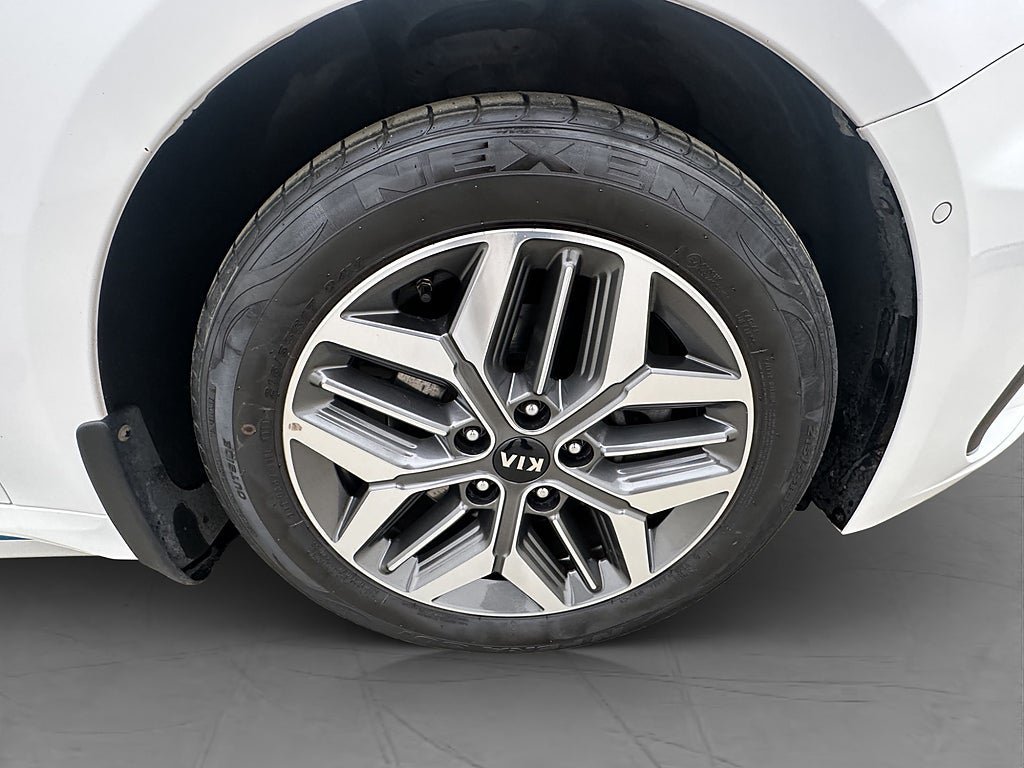 Vehicle Image 35