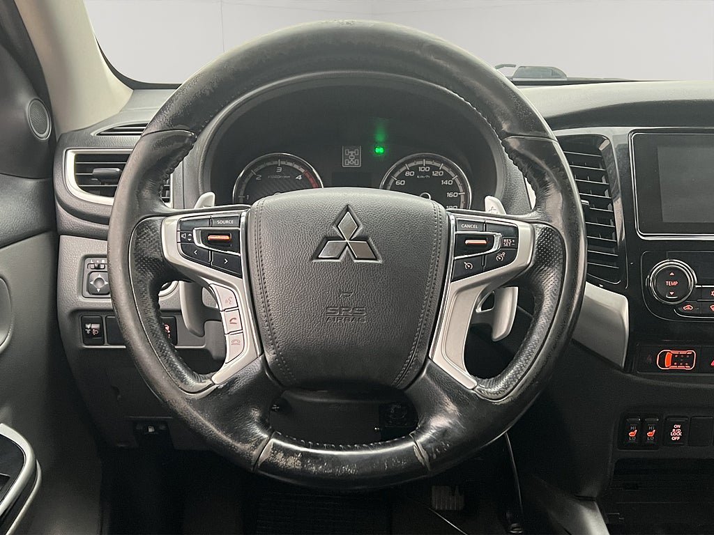 Vehicle Image 17