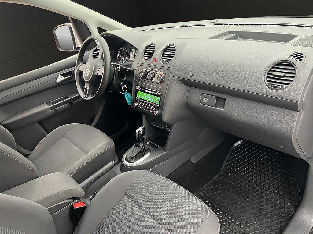 Vehicle Image 25