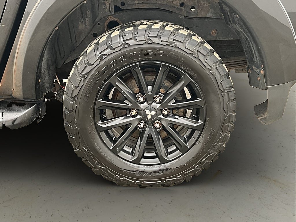 Vehicle Image 36
