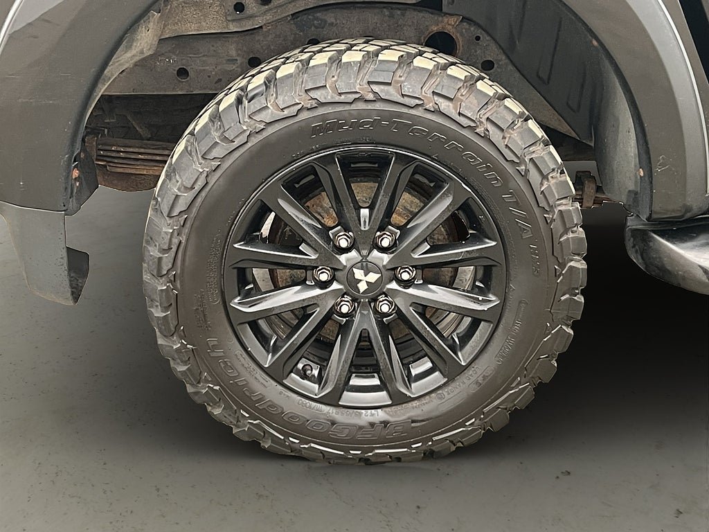Vehicle Image 37