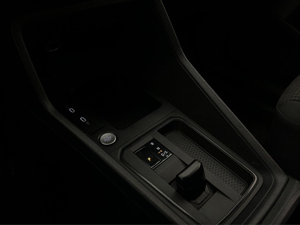 Vehicle Image 24