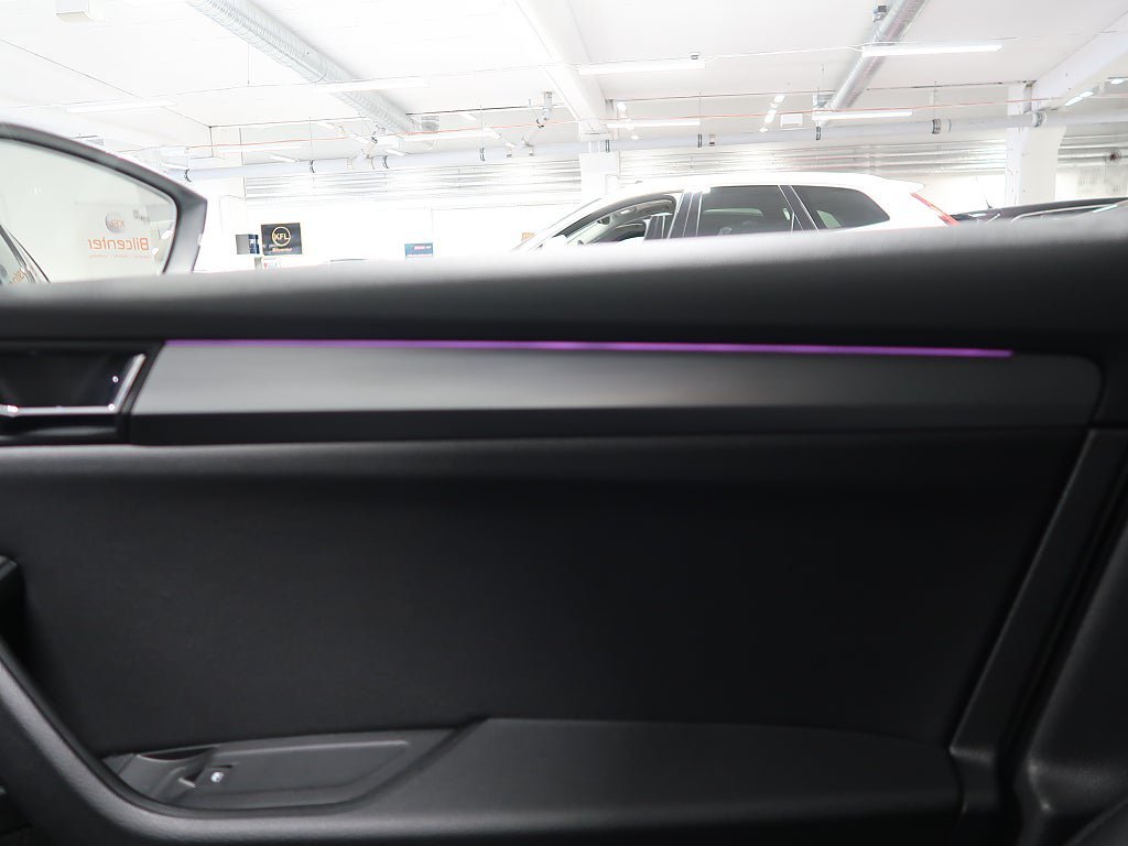Vehicle Image 38