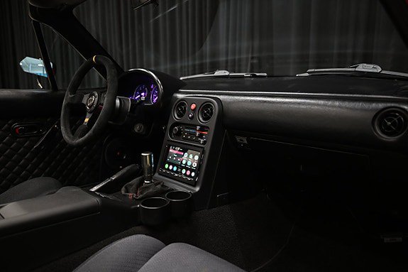 Vehicle Image 24