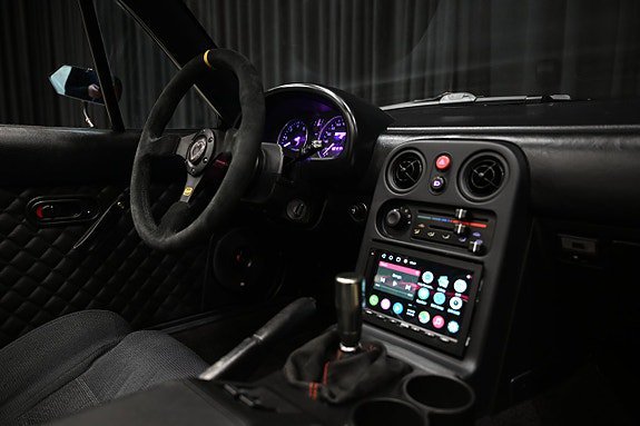 Vehicle Image 25