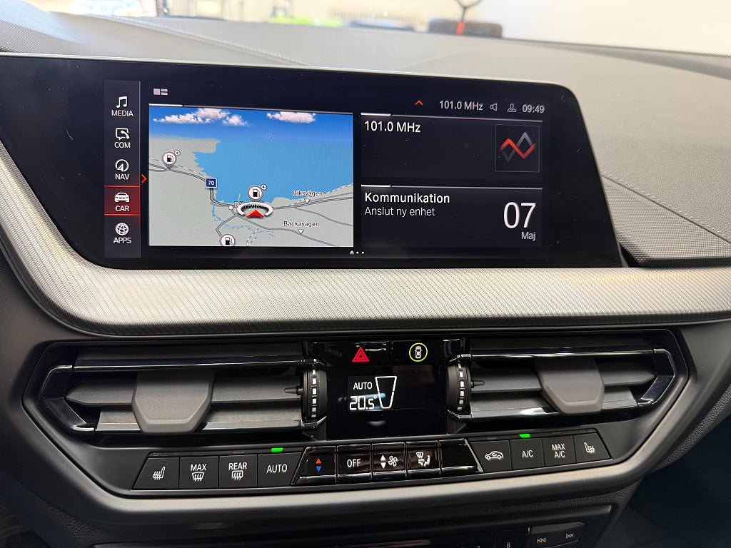 Vehicle Image 16