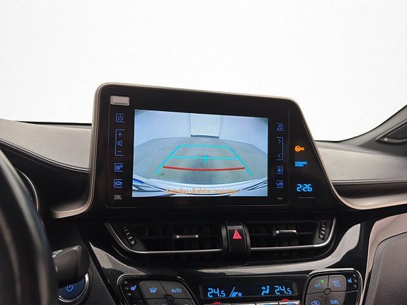 Vehicle Image 12