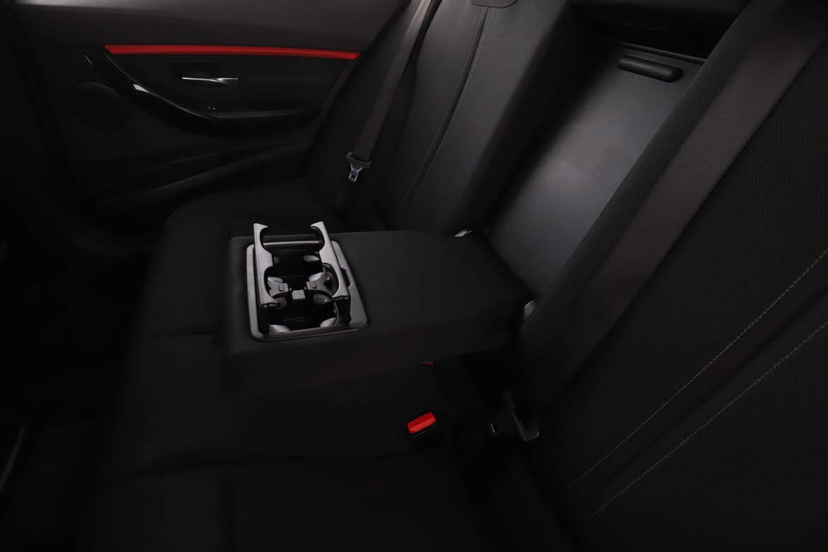 Vehicle Image 32