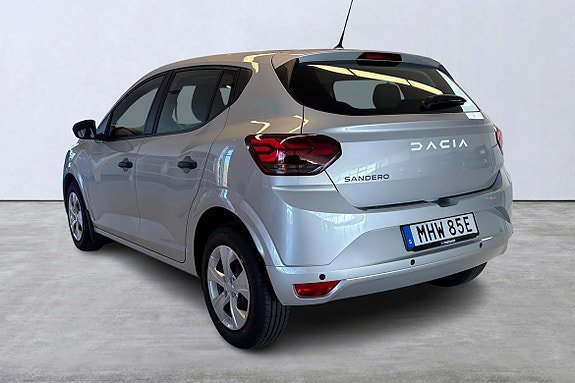 Vehicle Image 4