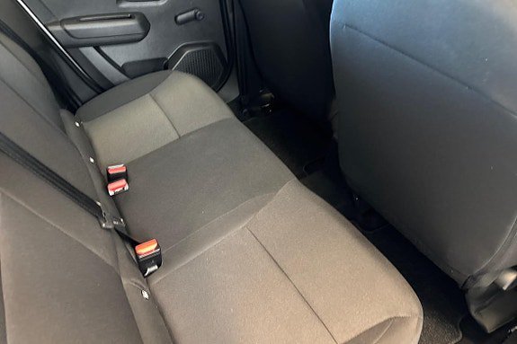 Vehicle Image 11