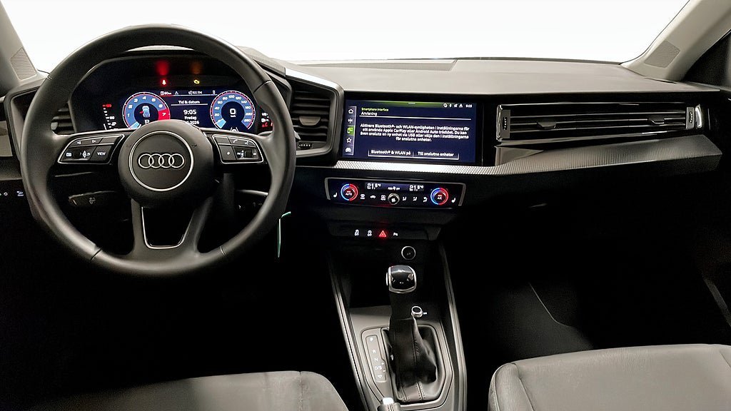 Vehicle Image 10