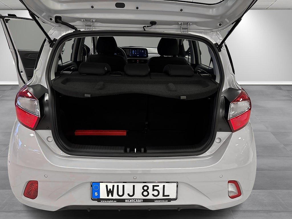 Vehicle Image 11