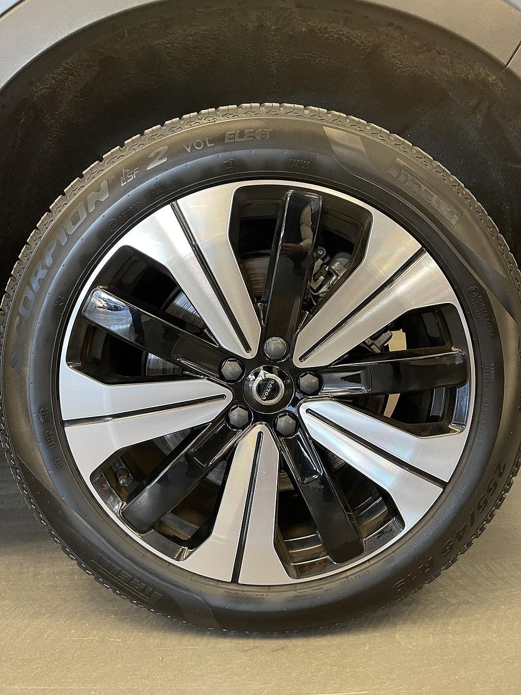 Vehicle Image 11