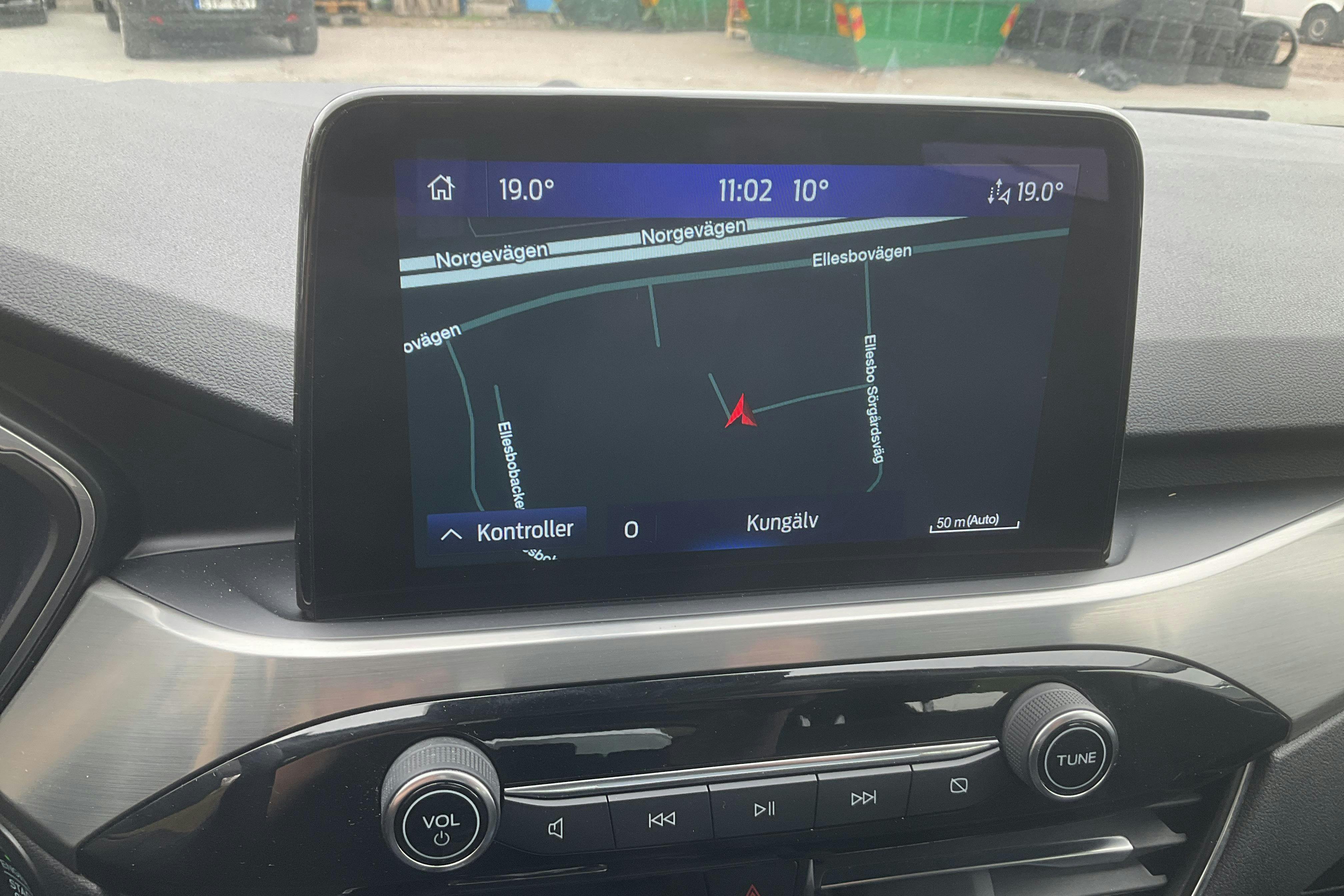 Vehicle Image 11