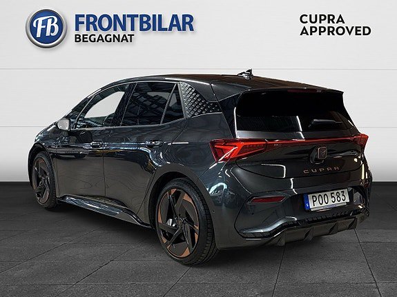 Vehicle Image 8