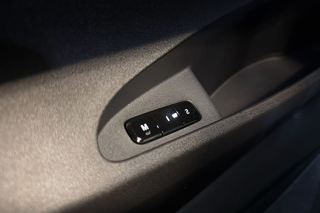 Vehicle Image 24