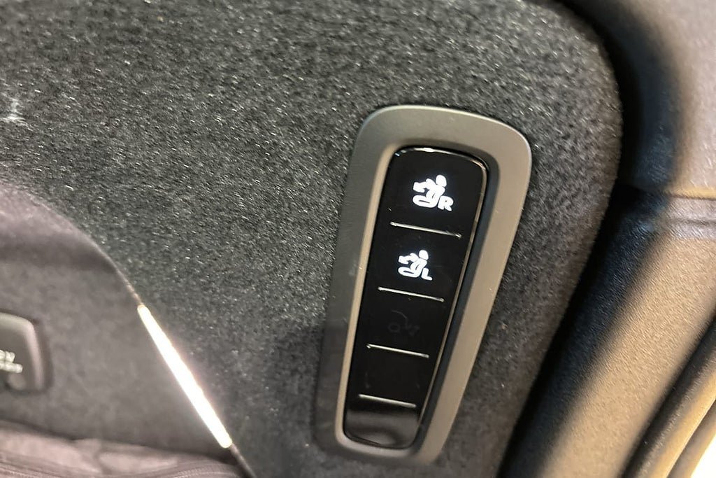 Vehicle Image 32