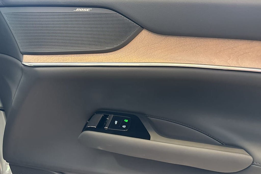 Vehicle Image 36