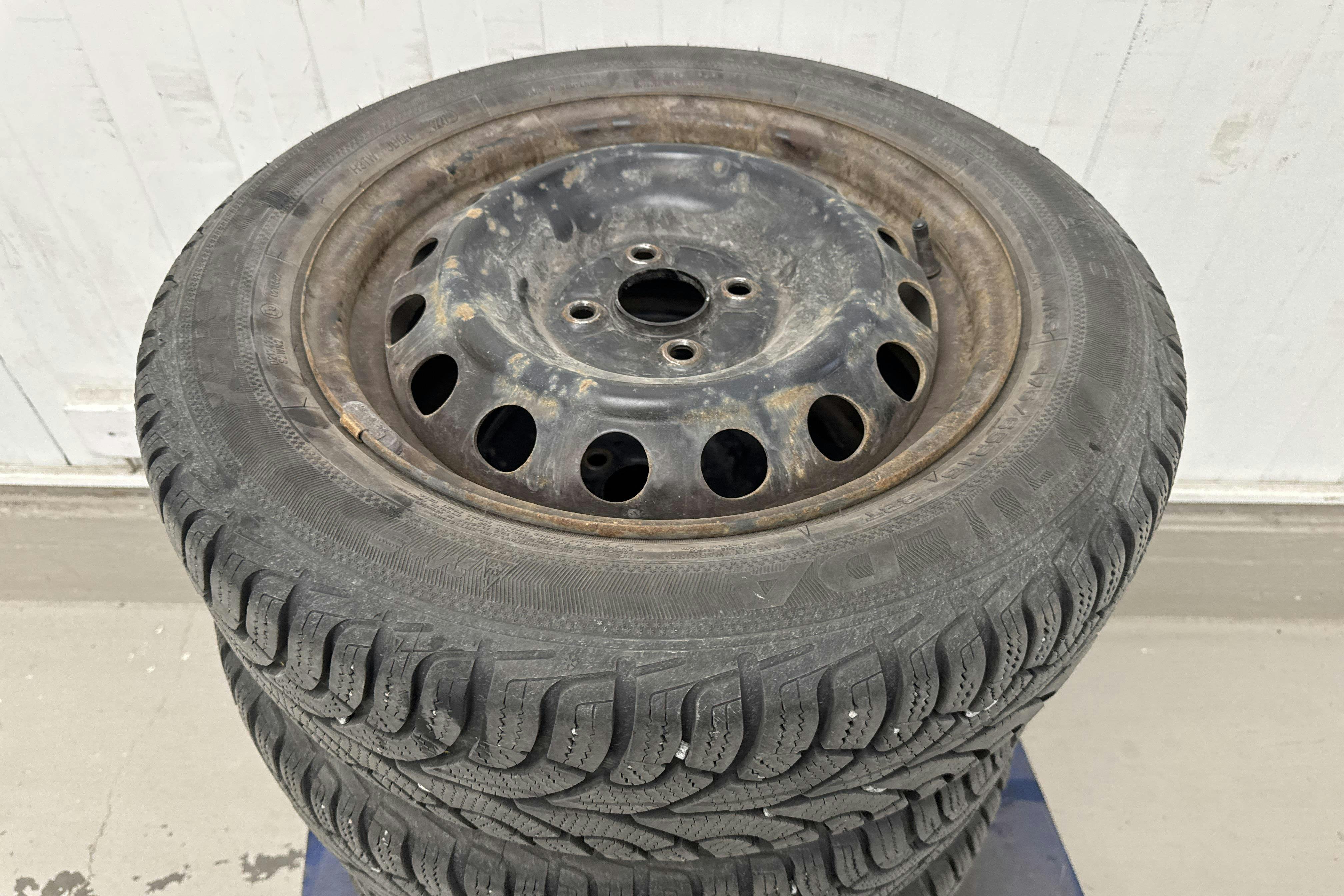 Vehicle Image 13
