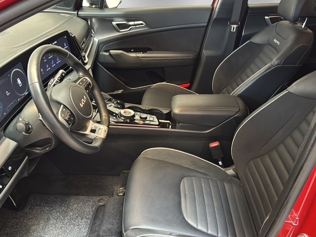 Vehicle Image 8