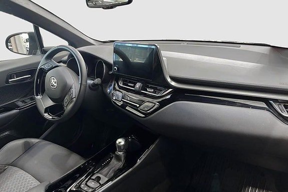 Vehicle Image 9