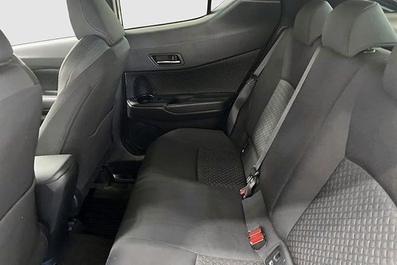 Vehicle Image 10