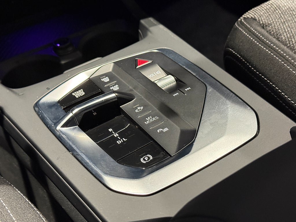 Vehicle Image 16