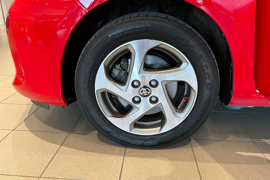 Vehicle Image 11