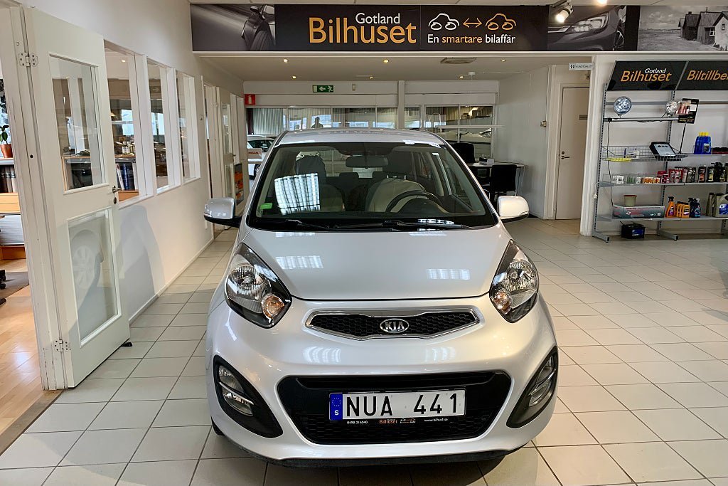 Vehicle Image 8